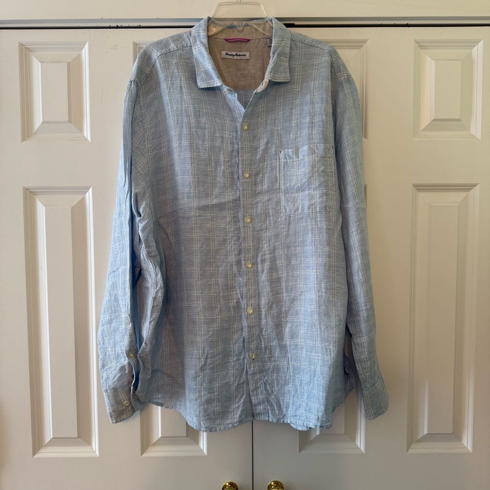 ⭐️ Tommy Bahama Light Blue Casual Linen Button Up Shirt